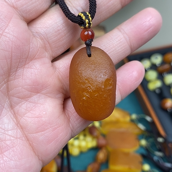 亦***默蜜蜡未镶嵌裸石吊坠