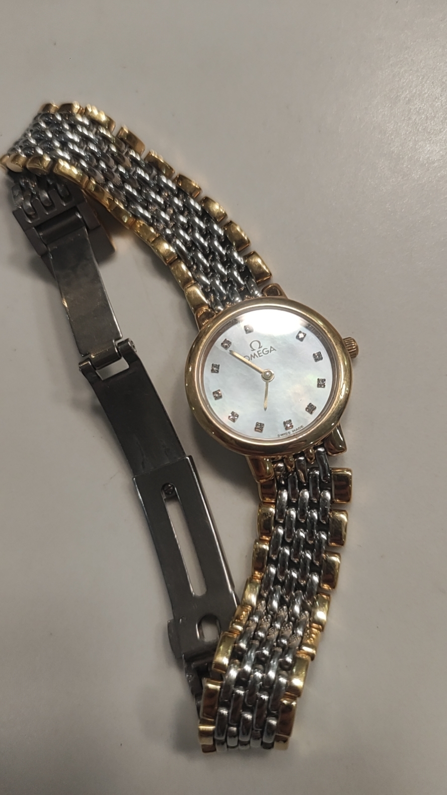 95新 Omega/欧米茄 95新碟飞系列女士石英腕表23盘表带扣后配