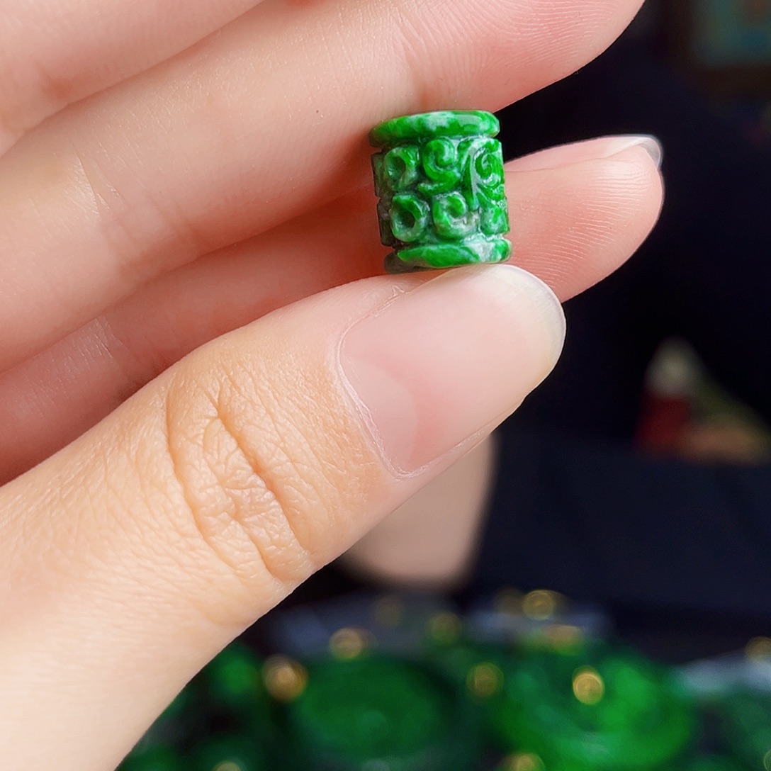 颈饰未镶嵌翡翠多样性