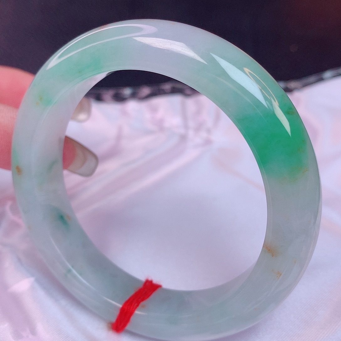 翡翠手镯未镶嵌52 翡翠手镯