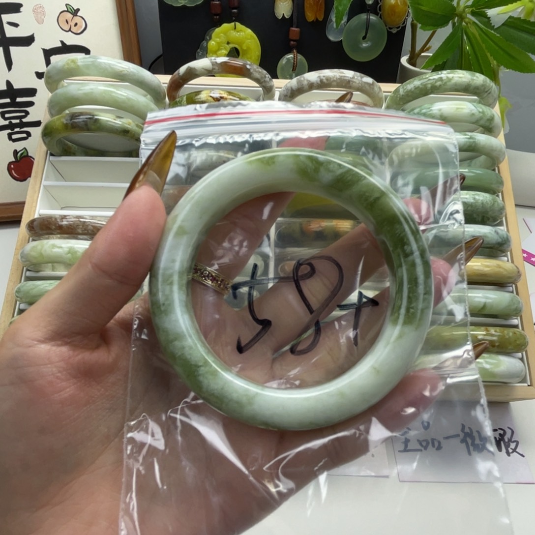 阿***觉蛇纹石玉未镶嵌手镯