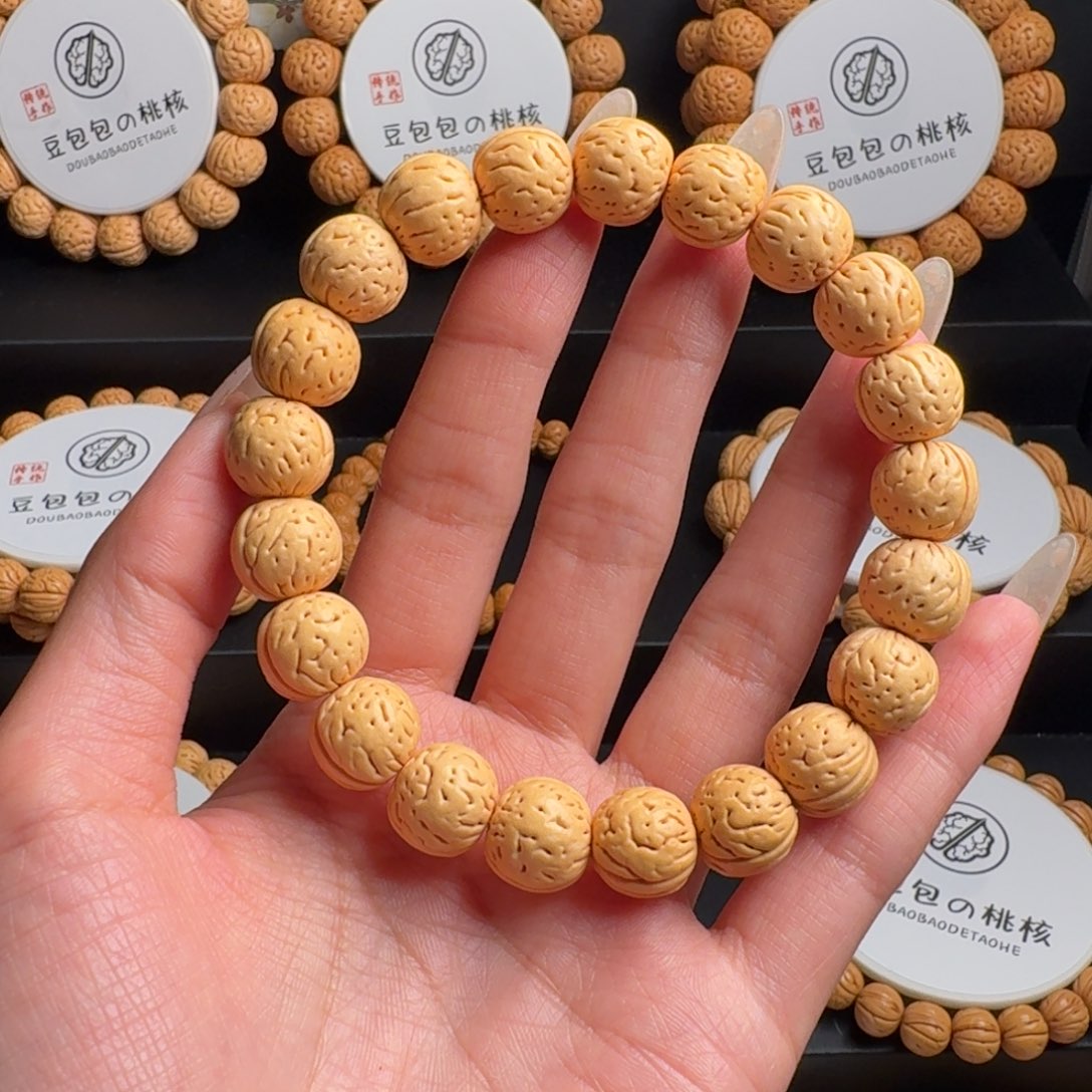 从***前桃核吊坠13左右东北野生玉兔