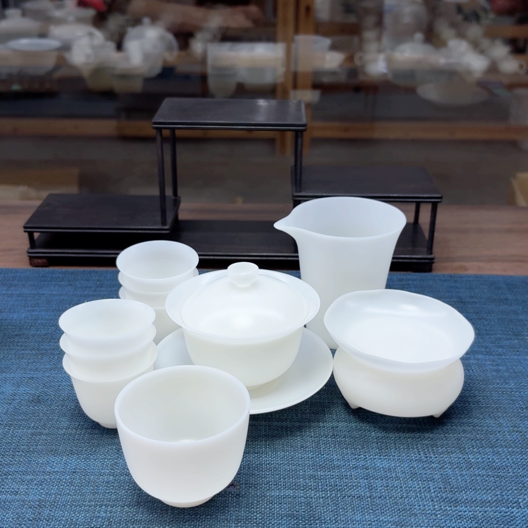 元宝素烧薄胎璞玉冰种