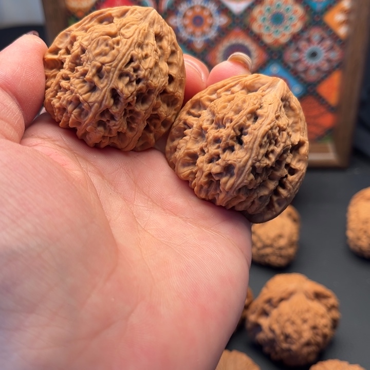 吊坠文玩核桃南疆42三角