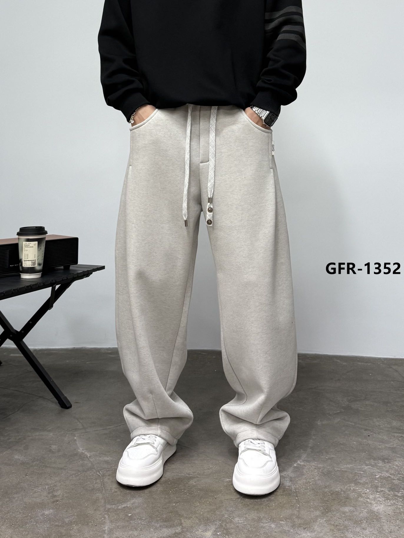 美式加绒高街弯刀休闲裤子男冬季日系宽松运动卫裤垂感百搭直筒裤