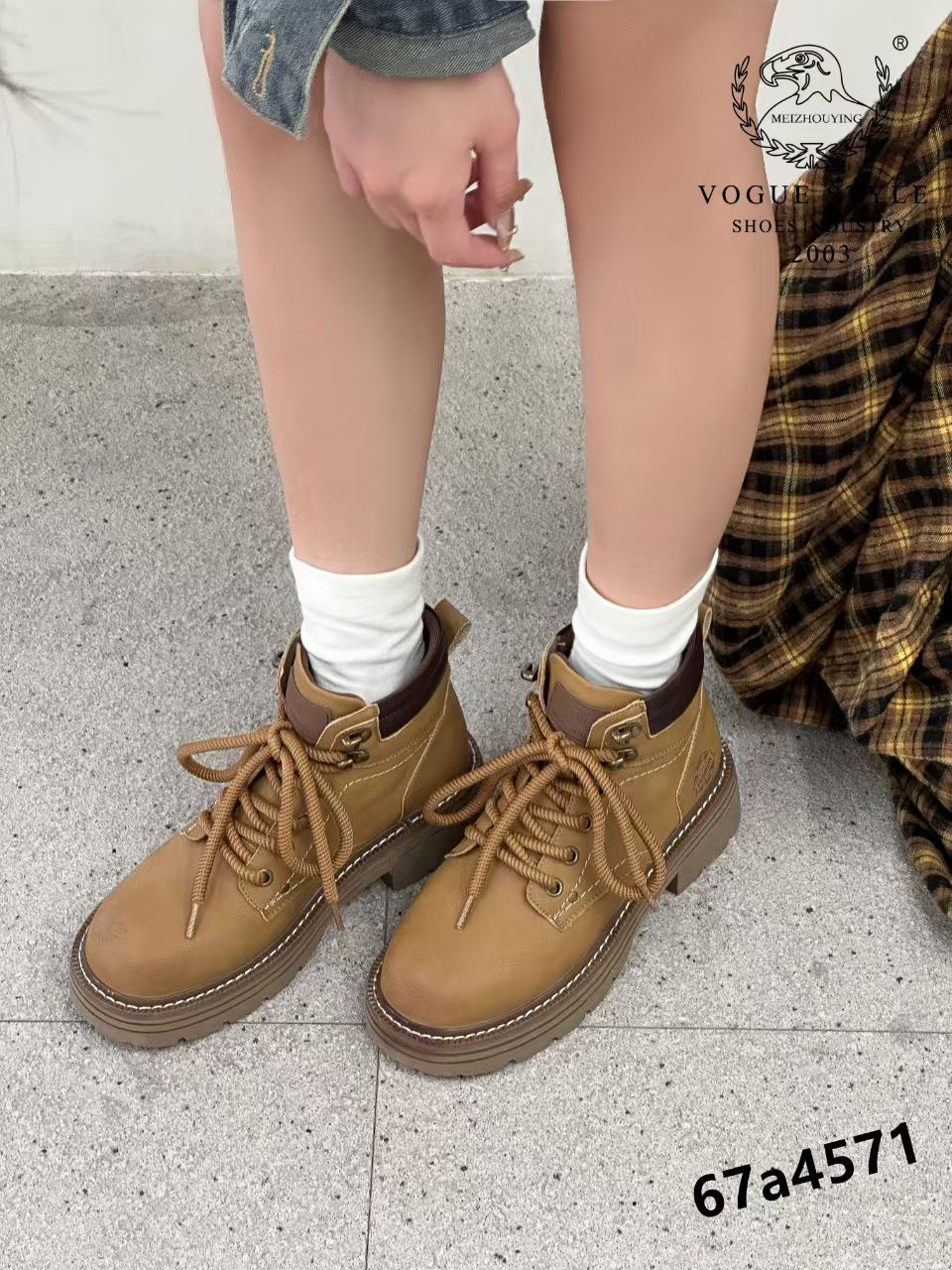 67A4571秋冬拼色秋季女常规学院风马丁靴时尚复古女靴经典