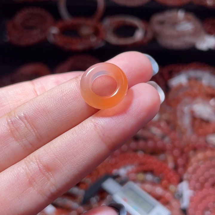 南红玛瑙未镶嵌跑环2444内径8.2