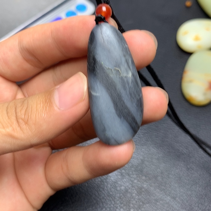 未镶嵌和田玉（糖玉）挂件