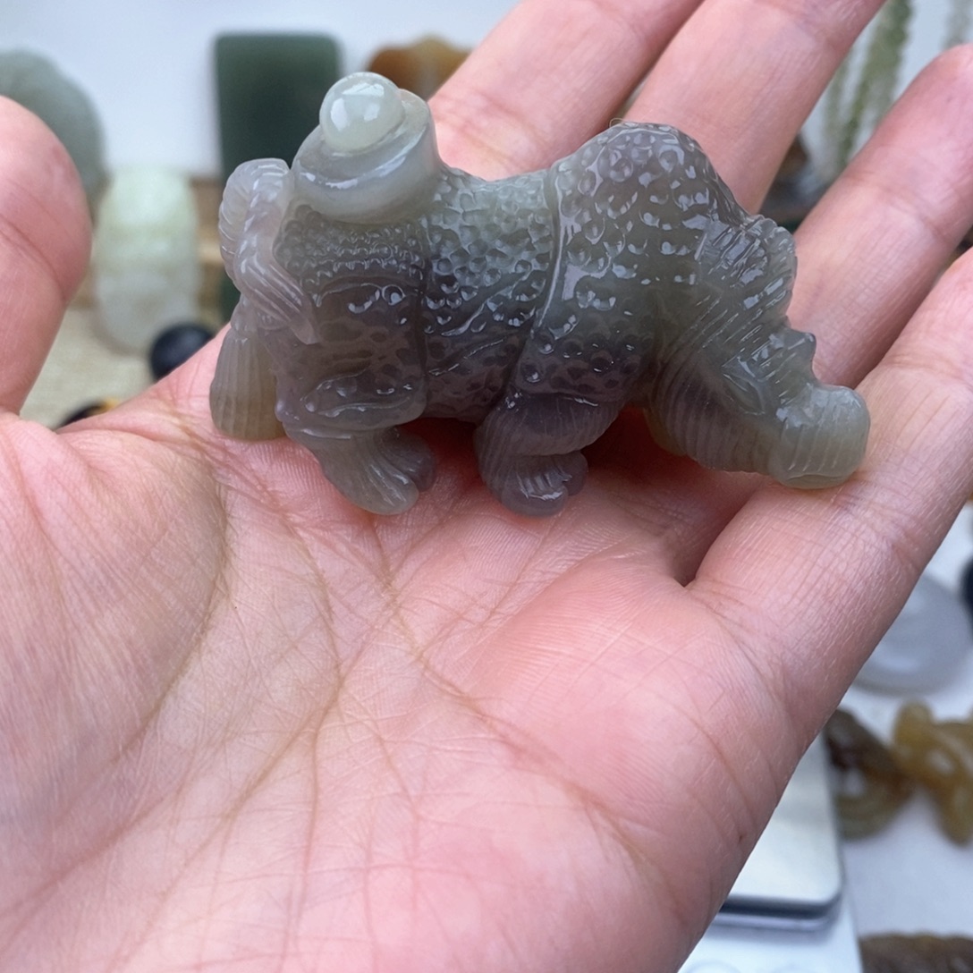 欲***…和田玉未镶嵌颈饰