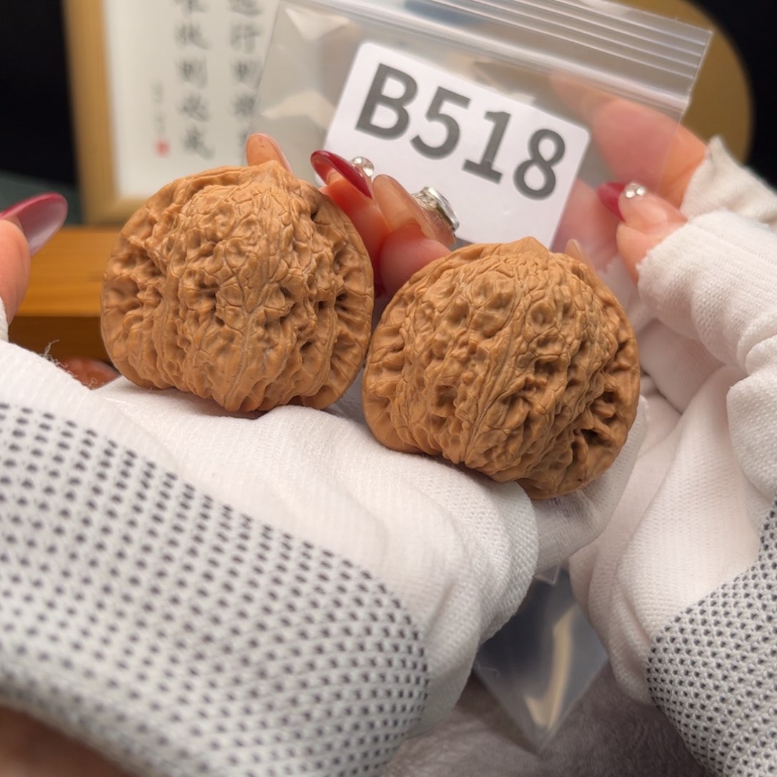 文玩核桃把件44绣球b 518