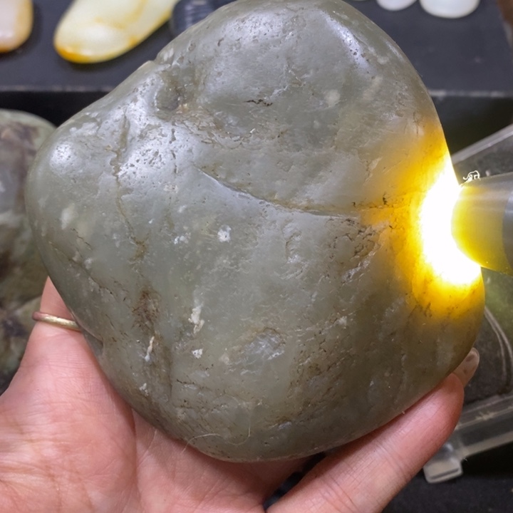 未镶嵌和田玉（子料）摆件