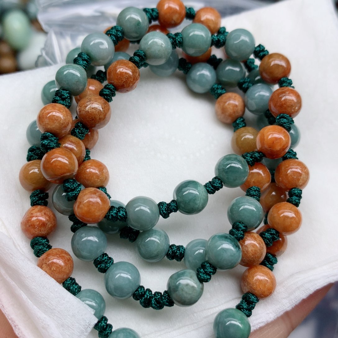 翡翠颈饰未镶嵌手串