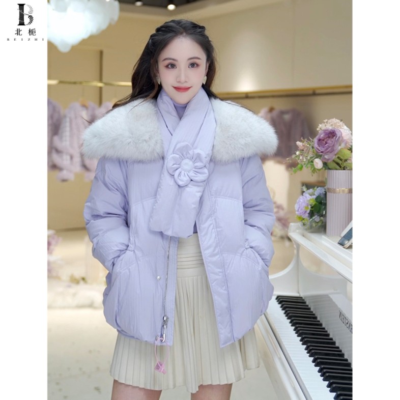 【花骨朵】花朵围巾口袋盘扣短款羽绒服722978