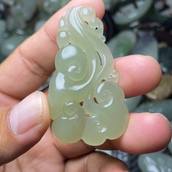颈饰未镶嵌和田玉