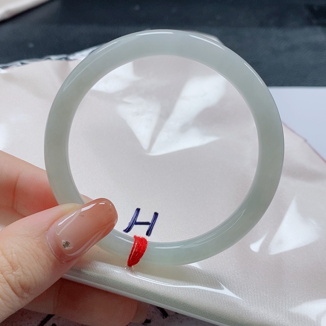 【闪购商品】未镶嵌手镯（圆镯）翡翠努***娃483号