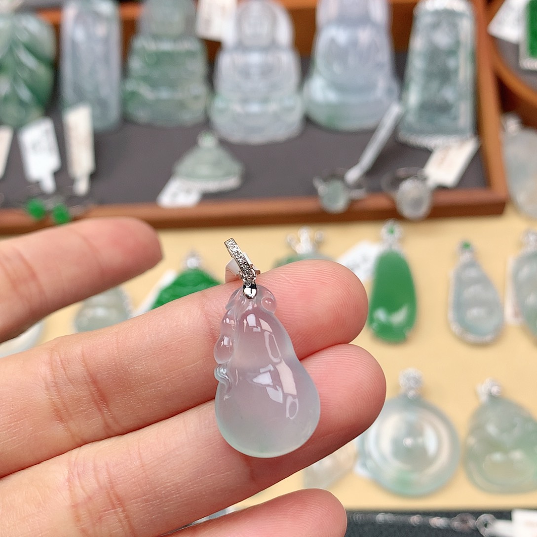 翡翠颈饰18K金镶嵌葫芦