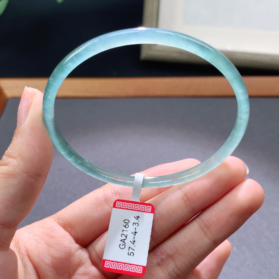 翡翠手镯未镶嵌天然翡翠手镯