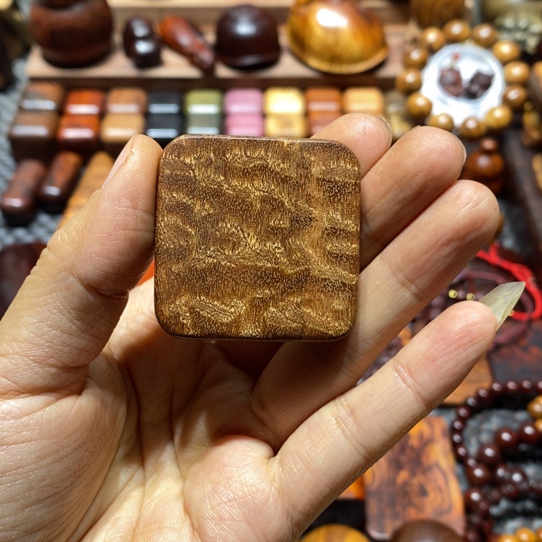 心***筑木金丝花梨木块一个