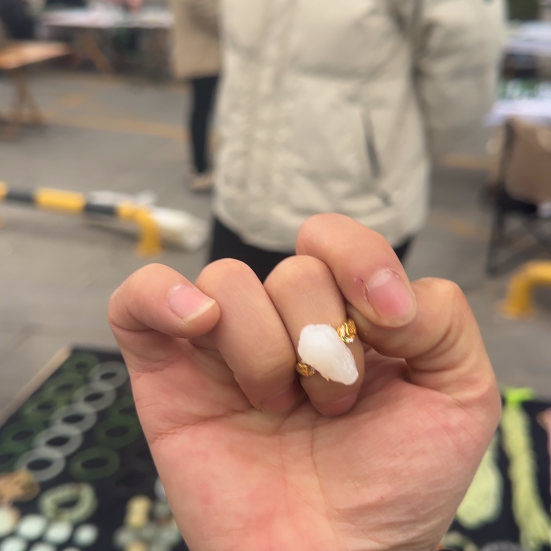 和田玉未镶嵌戒指