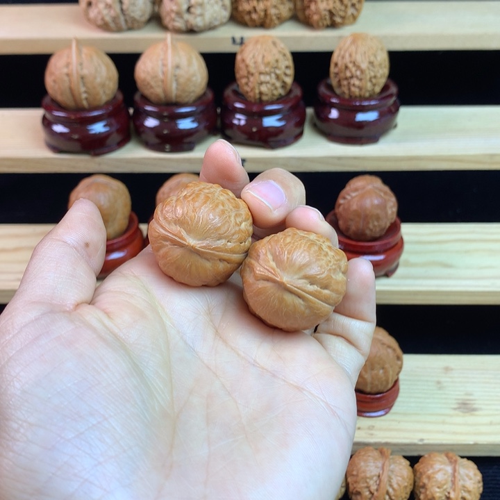 吊坠文玩核桃玉石金蟾