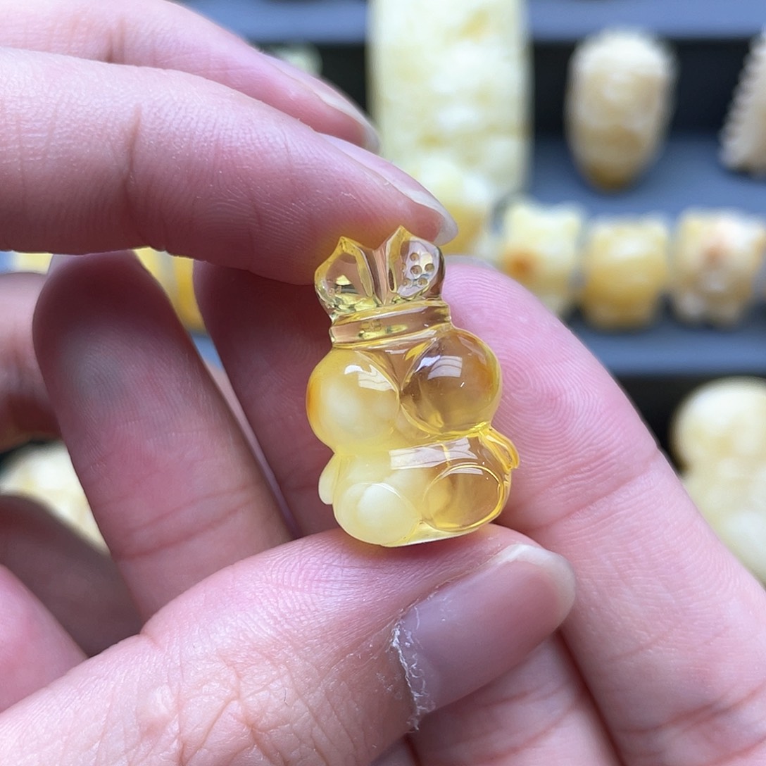 琥珀裸石未镶嵌蜜蜡
