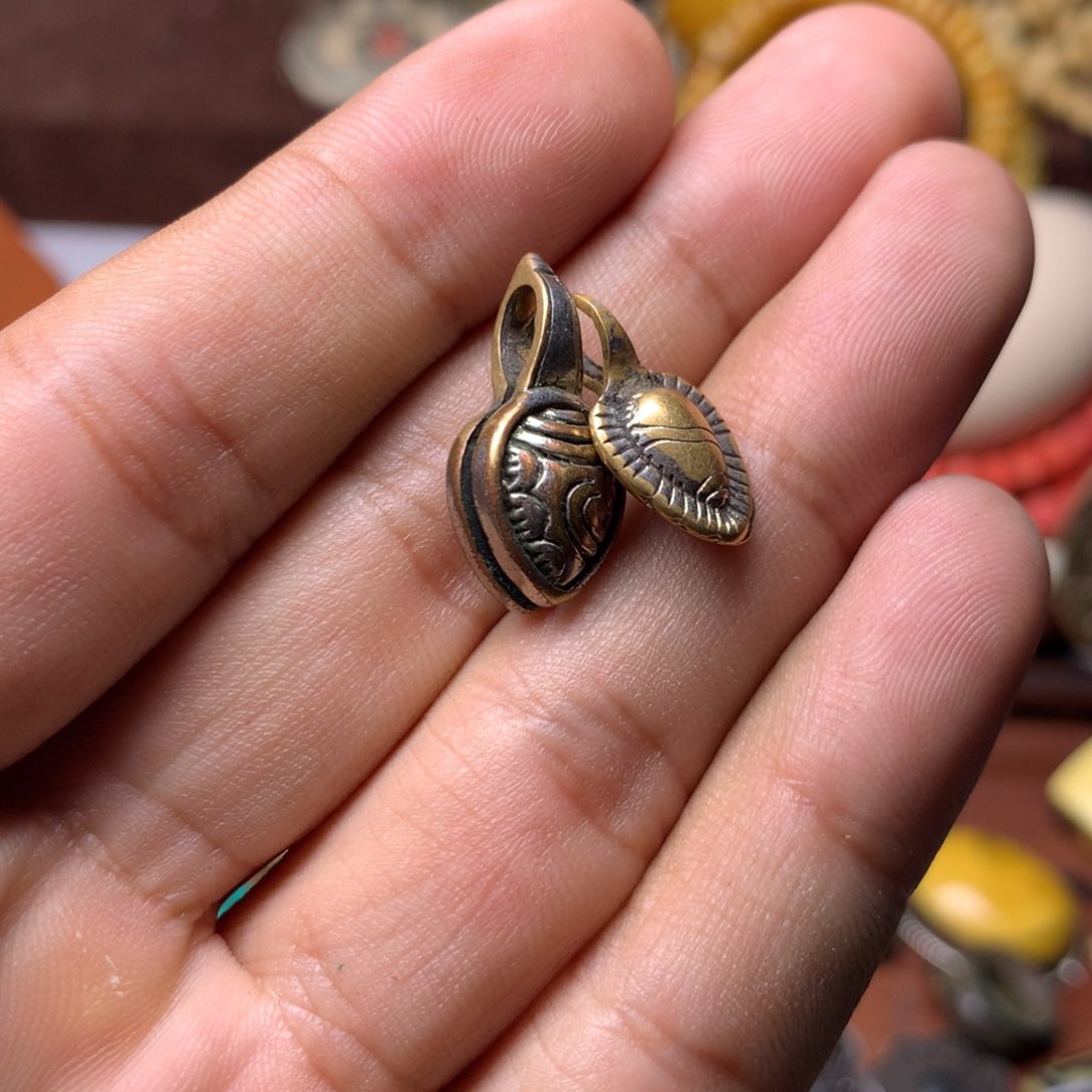 玻璃颈饰藏传小元素