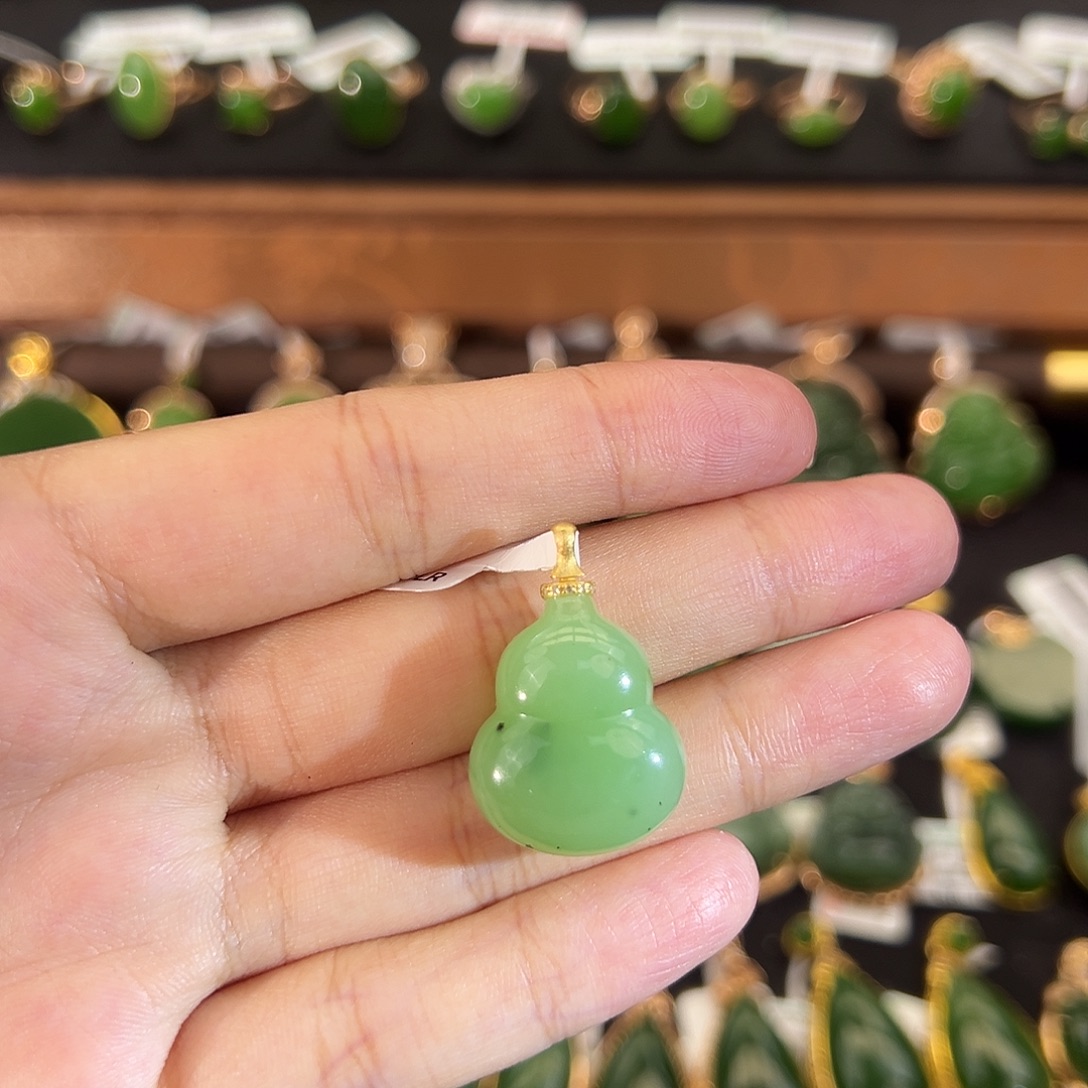 和田玉（碧玉）18K金镶嵌颈饰