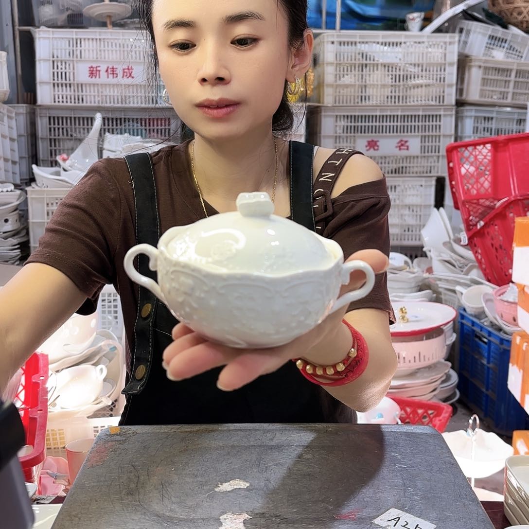 盘微瑕产品………两个炖盅