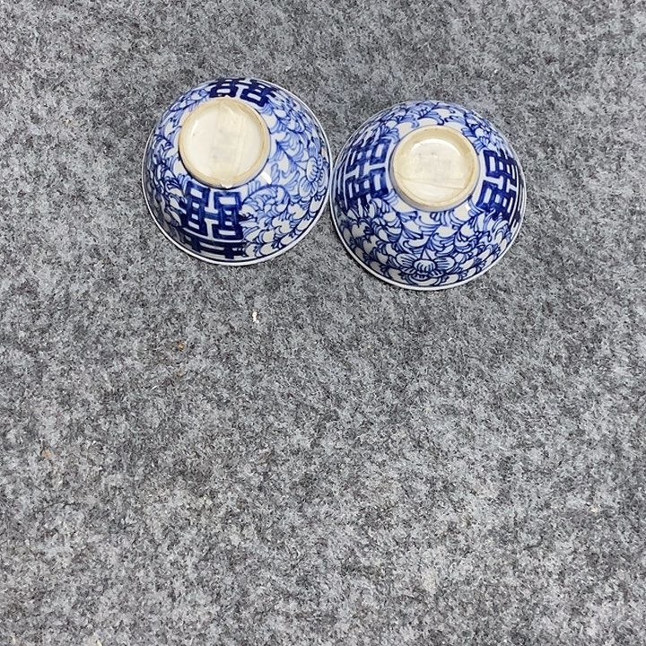 小***谢青花杯子一对，青花杯