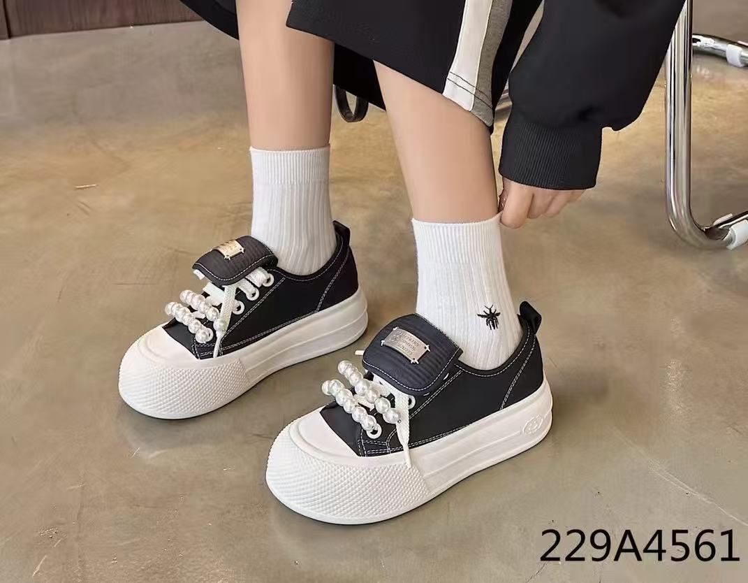 229a4561珍珠圆头休闲 运动鞋 简约百搭
