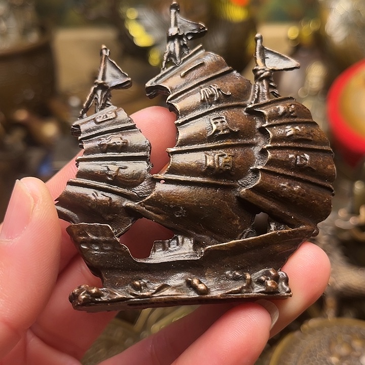 精美铜器批发档口