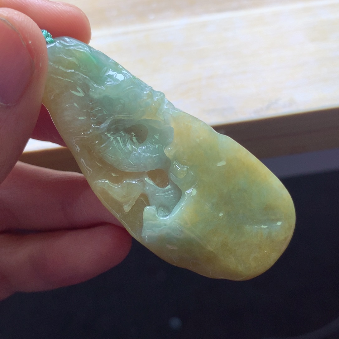 翡翠颈饰未镶嵌吊坠