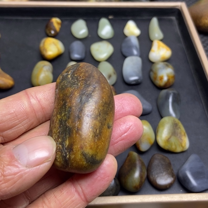 光***头和田玉（糖玉）未镶嵌珠宝奇石