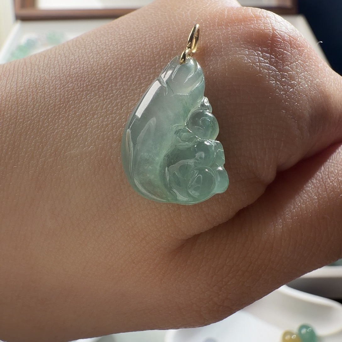 翡翠18K金镶嵌颈饰