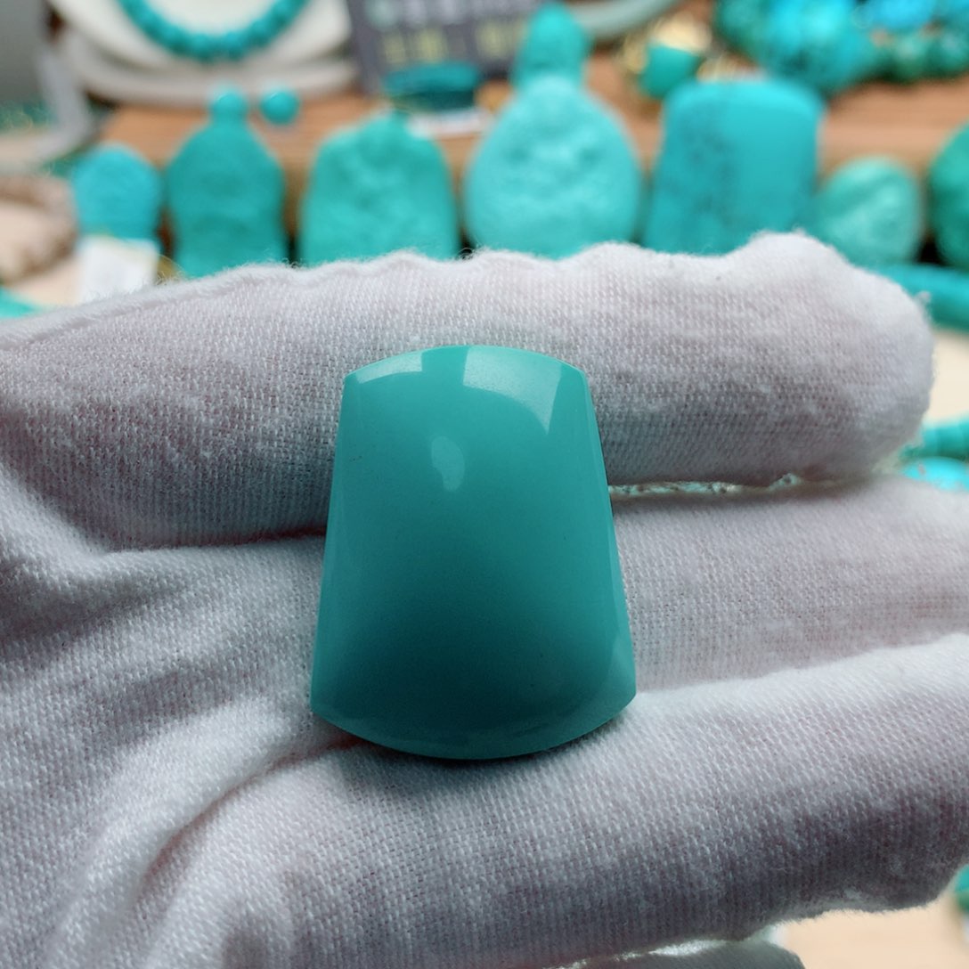 绿松石颈饰未镶嵌精****）