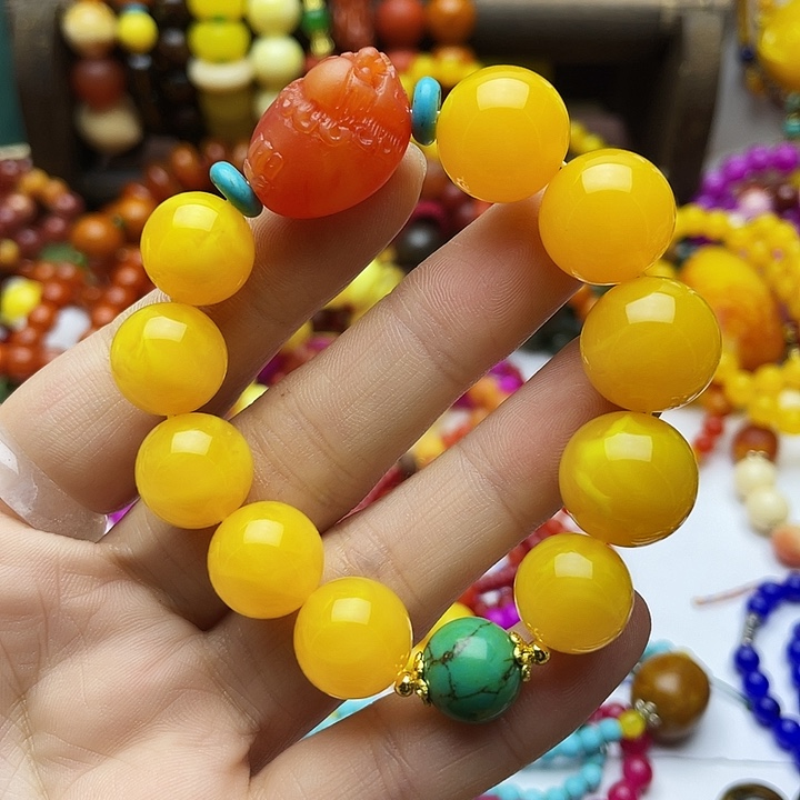 树脂制品56号黄色手串