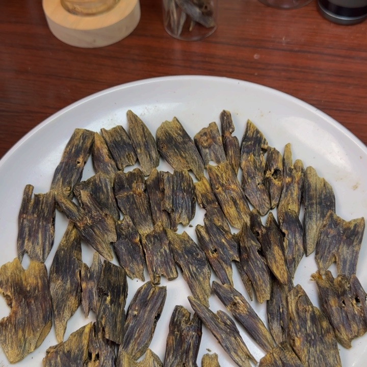 沉香沉香碎屑R**W红旗块料多样性发货