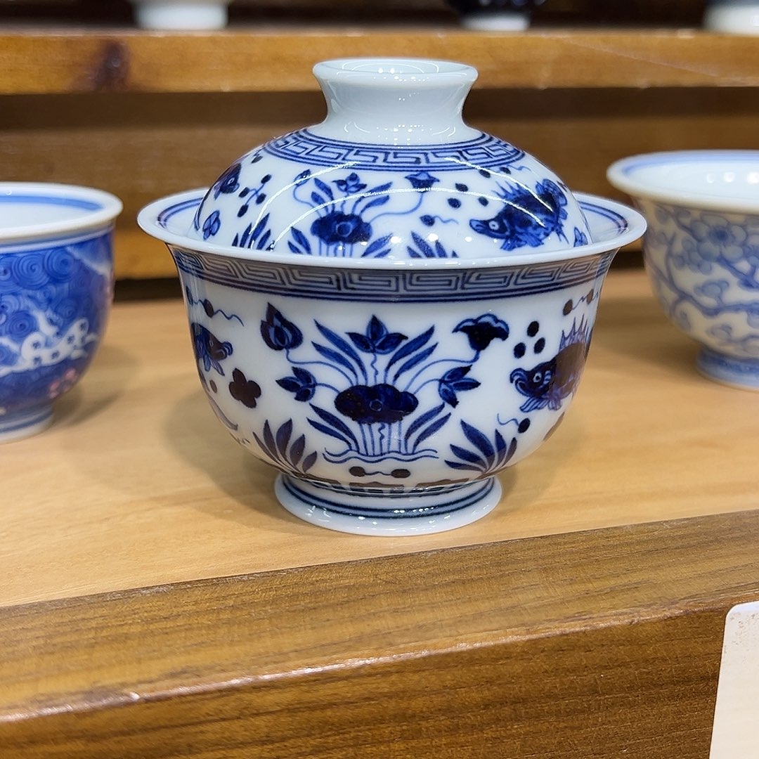 枣***司手工青花鱼藻纹盖碗一个