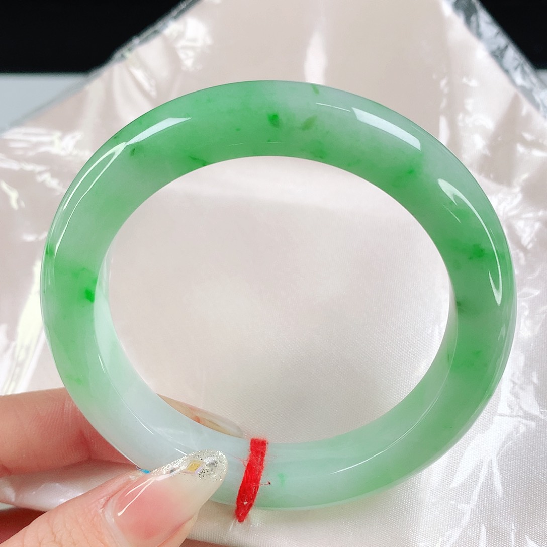 翡翠手镯未镶嵌2813翡翠