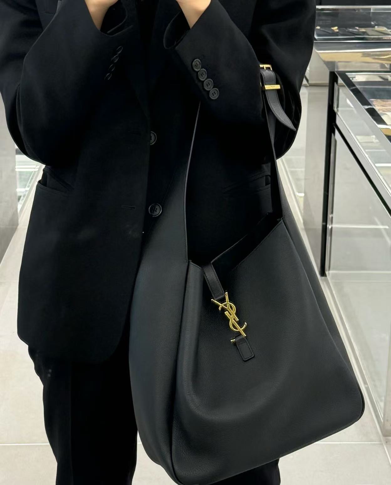 未使用 YSL/圣罗兰 hobo水桶大号黑金/闲置新/优选