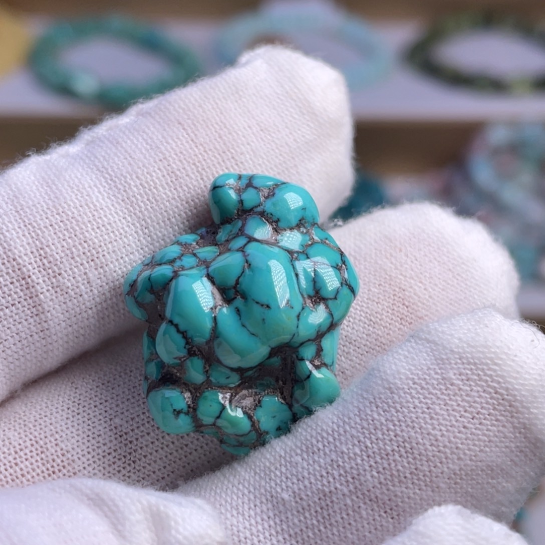 绿松石未镶嵌珠宝奇石