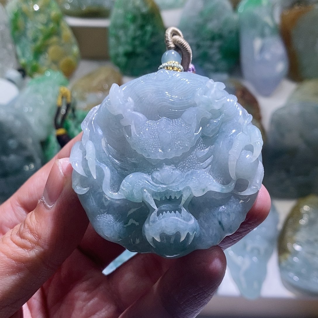 【闪购商品】翡翠颈饰未镶嵌龙牌