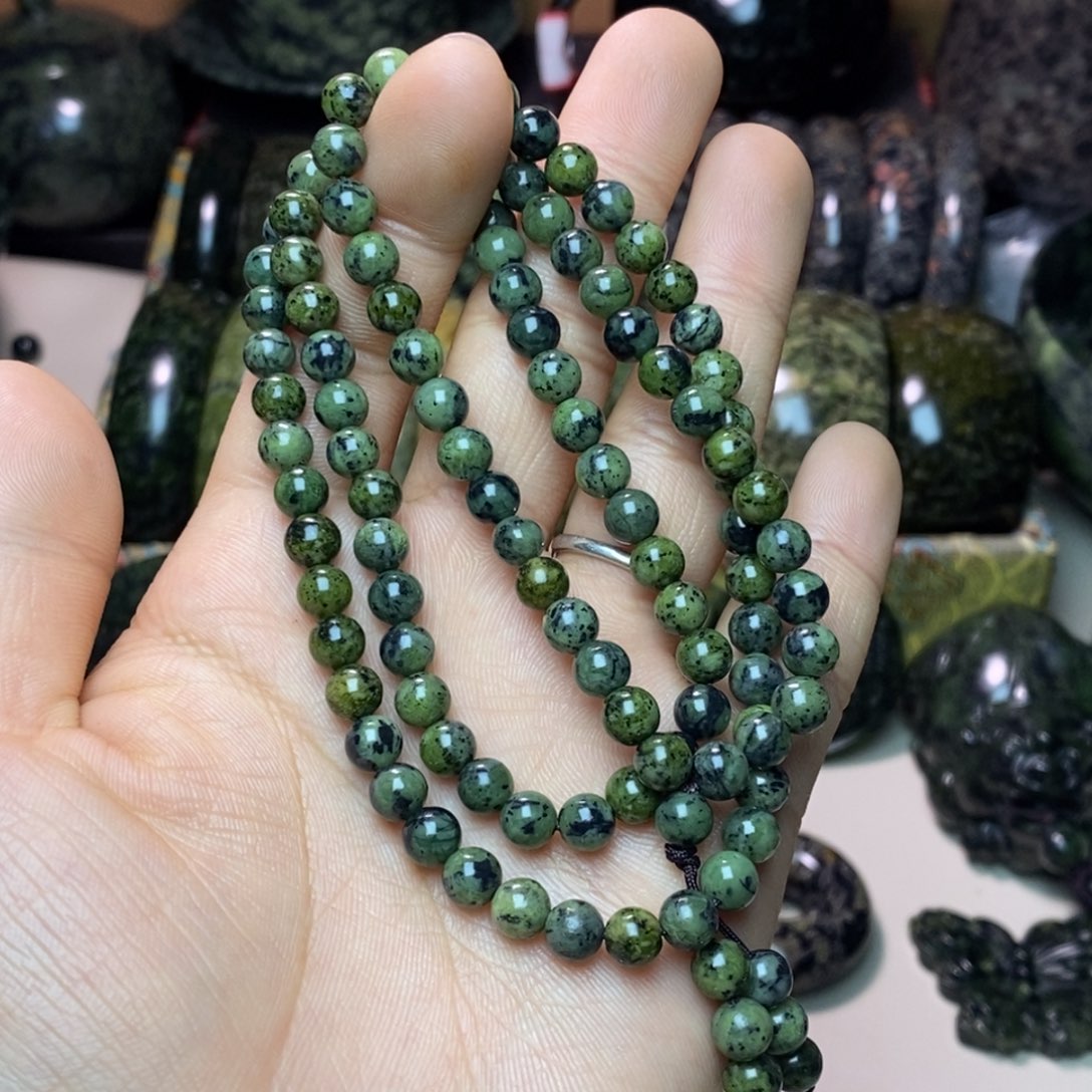 蛇纹石玉未镶嵌项链