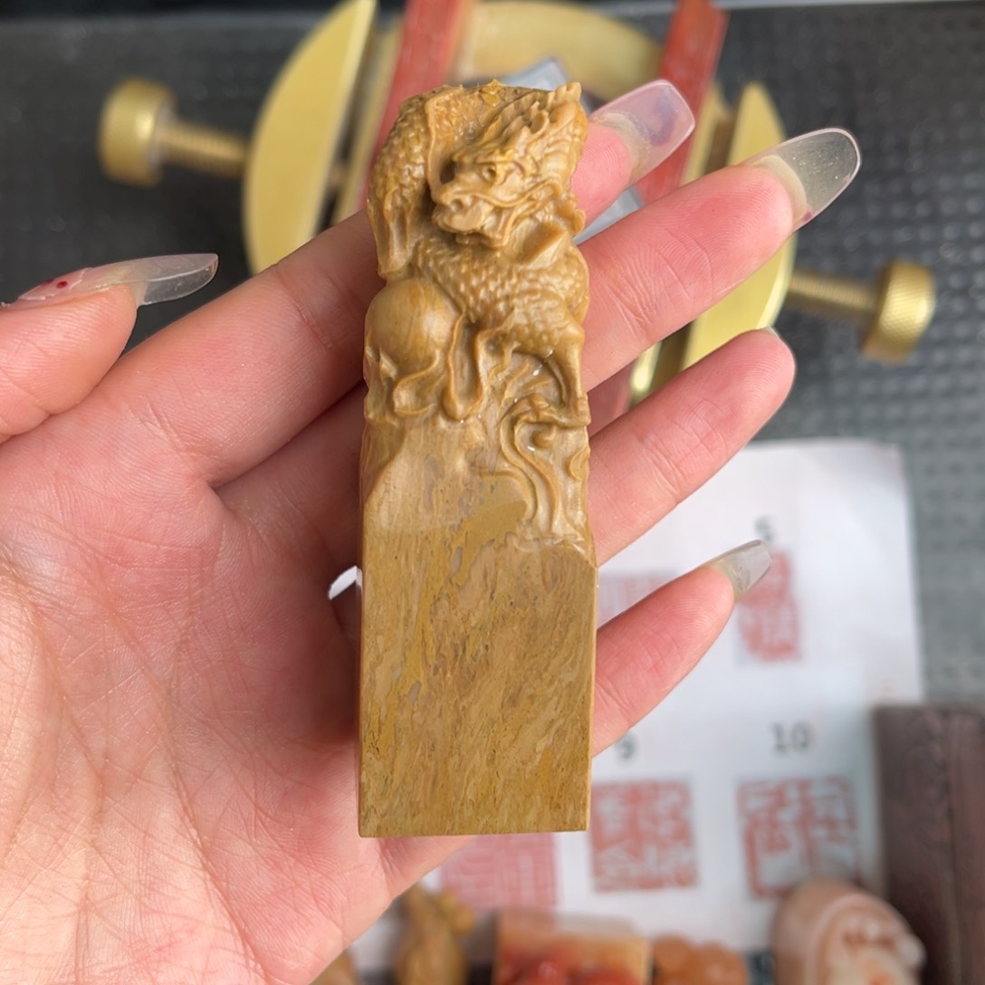 巴林石宿****制现场纯手工篆刻