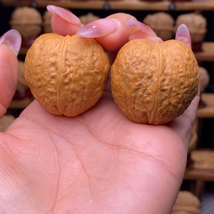 文玩核桃把件橄榄球45