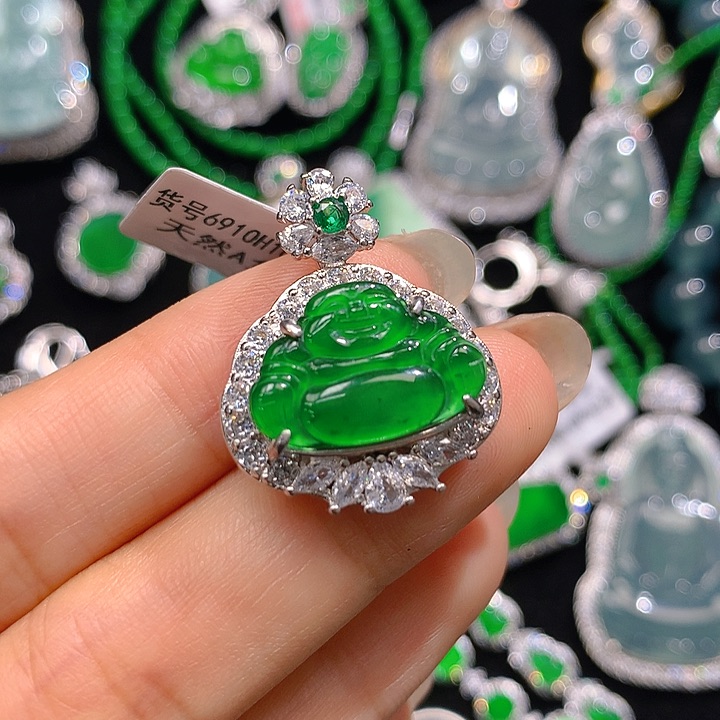 翡翠颈饰未镶嵌翡翠