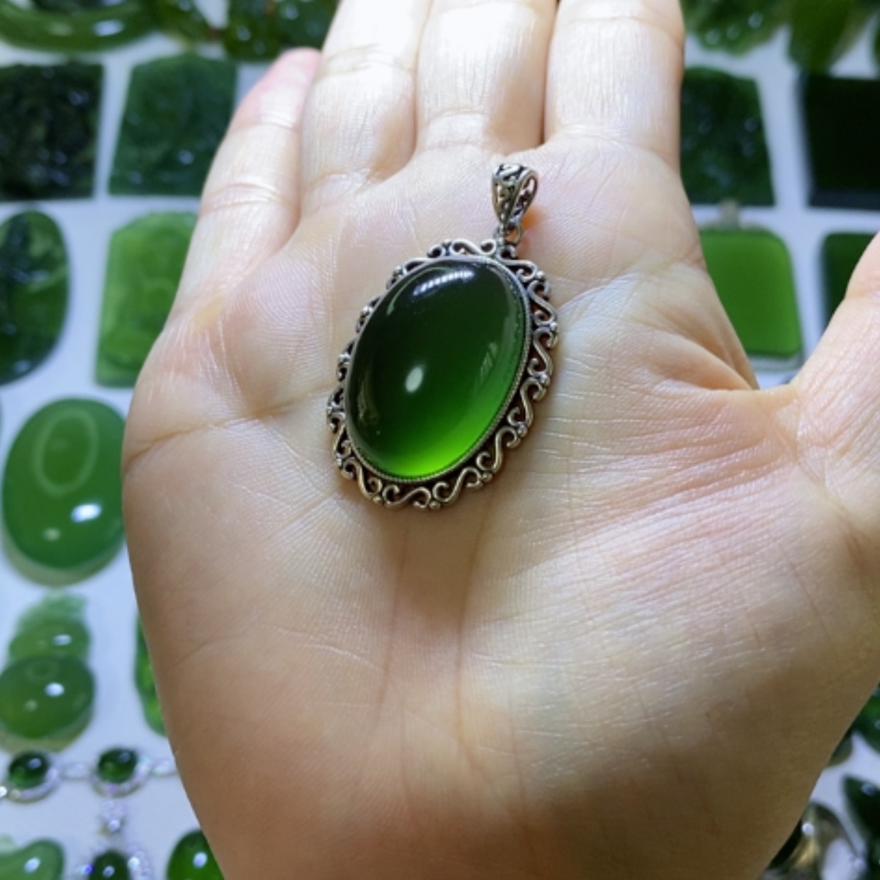 【闪购商品】蛇纹石玉颈饰银S925镶嵌娟