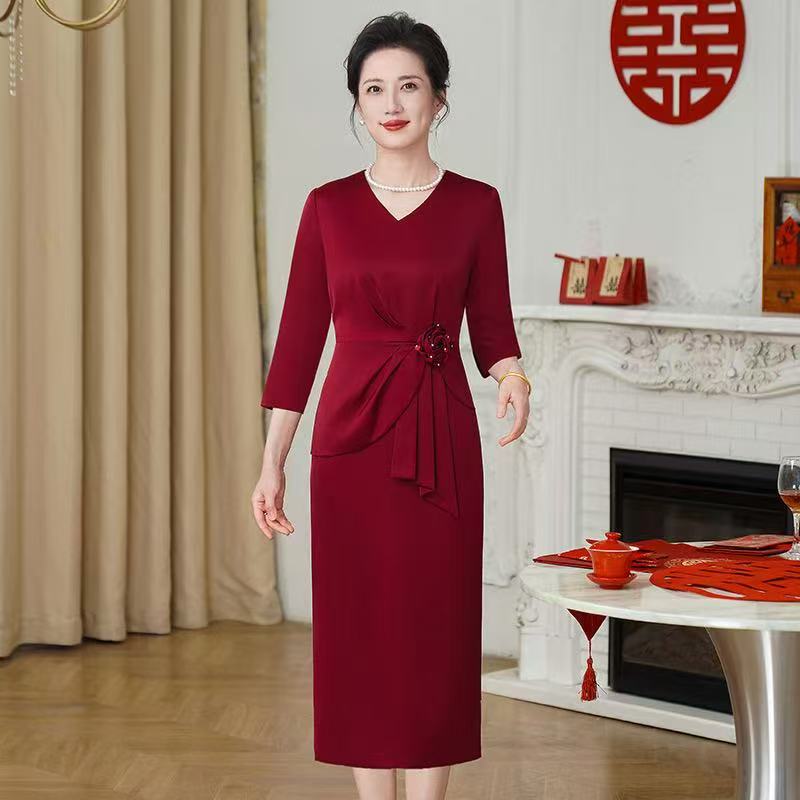 53003婚宴妈妈装高级感洋气2025夏酒红色喜婆婆礼服高贵年轻喜庆