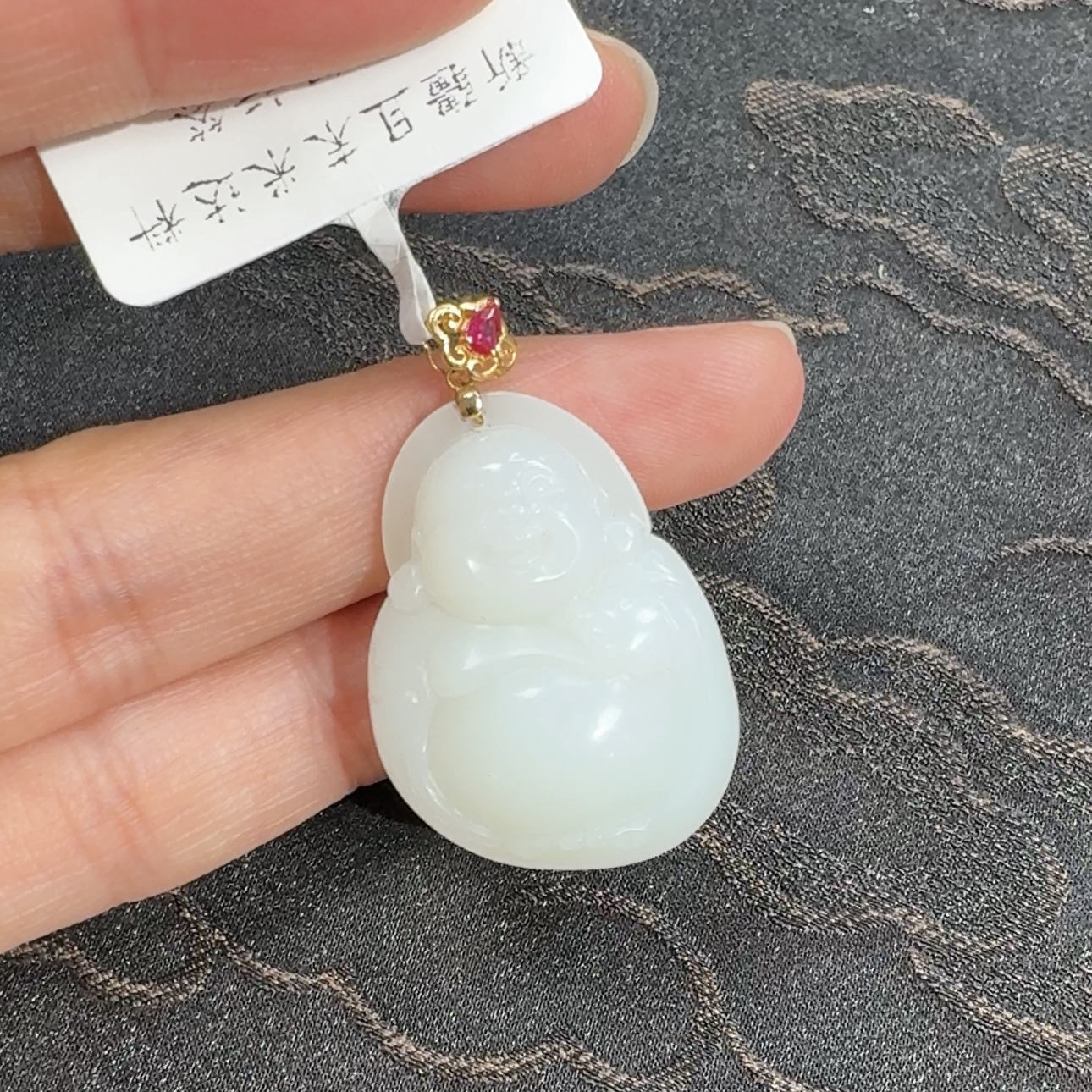 新疆且末和田玉米达料佛公手工雕刻一级白羊脂白玉