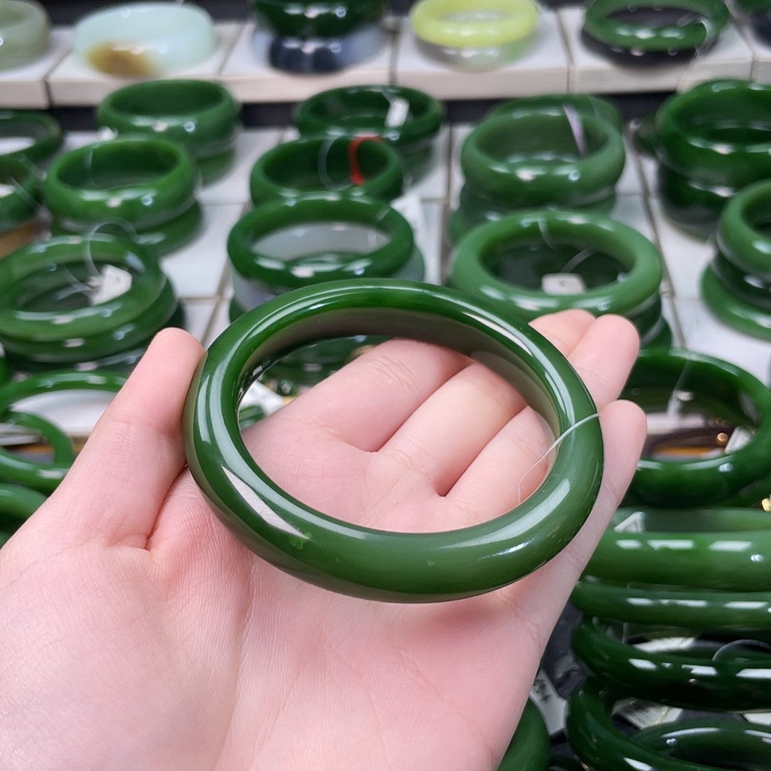 和田玉（碧玉）未镶嵌手镯